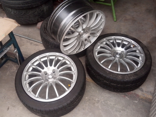 ขายแม๊ก 17 นิ้ว 4 รู 100 สภาพสวยครับ สภาพตามรูปครับ