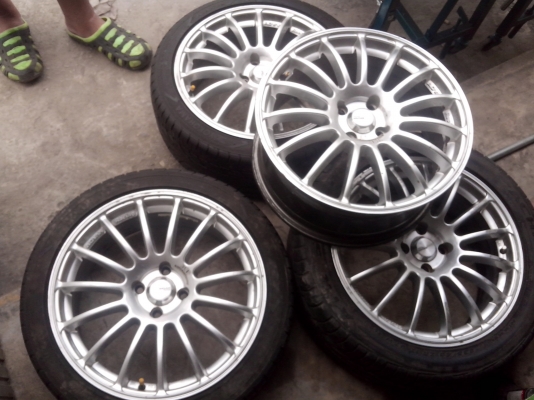 ขายแม๊ก 17 นิ้ว 4 รู 100 สภาพสวยครับ สภาพตามรูปครับ