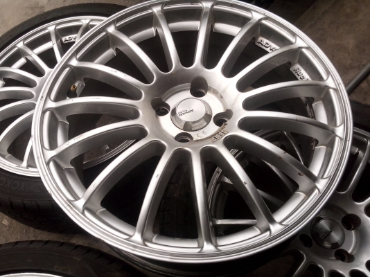 ขายแม๊ก 17 นิ้ว 4 รู 100 สภาพสวยครับ สภาพตามรูปครับ