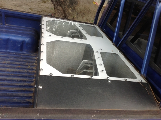 สีสวย เครื่องเสียงเเรง ขายถูก80000 สีสวย เครื่องเสียงเเรง ขายถูก80000