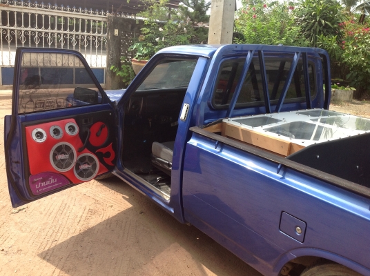 สีสวย เครื่องเสียงเเรง ขายถูก80000 สีสวย เครื่องเสียงเเรง ขายถูก80000