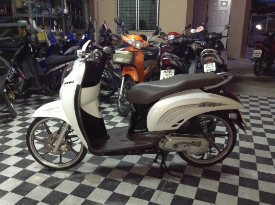 ขาย!!!สกู๊ปปีไอ ล้อแม็ก ปี54 รถเครื่องดีคับ มีเล่มทะเบียนครบ ภาษีไม่หมด