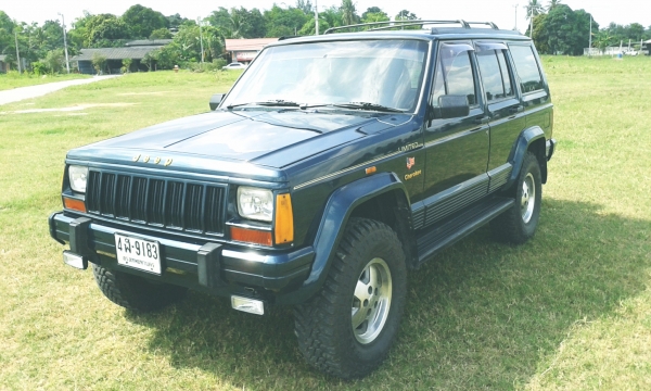 Jeep Cherokee 4.0 Limited สภาพเยี่ยม ปี 1996 เครื่องเสียงJVC ติดแก๊สเรียบร้อย ใครหารุ่นนี้อยู่รับรองว่าคุ้มมาก พร้อมลุย