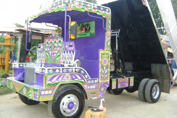 ขายรถอีแต๋น 6 ล้อ เครื่อง isuzu 6สูบ เกียร์ล็อคกี้ เบรกฟิฟตี้ กระบะแผงทึบมิเนียม คานหน้า-ท้ายเอฟ กระบะดั้มพ์ รถใหม่ ตอนนี้กำลังทำสีอยู่คับ ขายรถอีแต๋น 6 ล้อ เครื่อง isuzu 6สูบ เกียร์ล็อคกี้ เบรกฟิฟตี้ กระบะแผงทึบมิเนียม คานหน้า-ท้ายเอฟ กระบะดั้มพ์ รถใหม่ ตอนนี้กำลังทำสีอยู่คับ