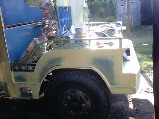 ขายรถอีแต๋น  6 ล้อ เครื่อง isuzu 6สูบ เกียร์ล็อคกี้ เบรกฟิฟตี้ กระบะแผงทึบมิเนียม  คานหน้า-ท้ายเอฟ กระบะดั้มพ์ รถใหม่ ตอนนี้กำลังทำสีอยู่คับ