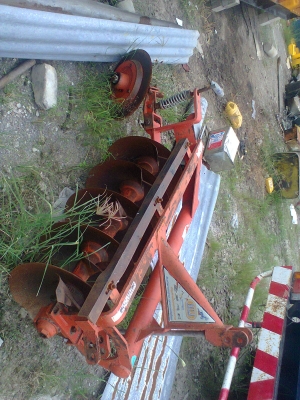 ขายผลาญไถนา