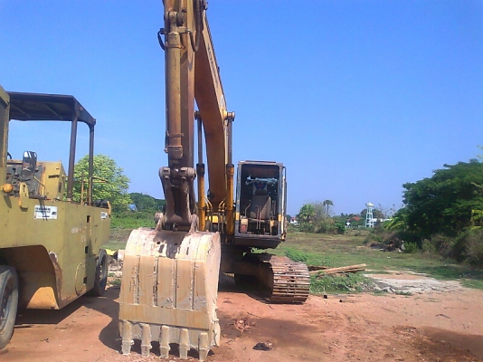 รถขุด KOMATSU PC200-3 แรงขุดดี ทำงานไวไม่มีร้อน