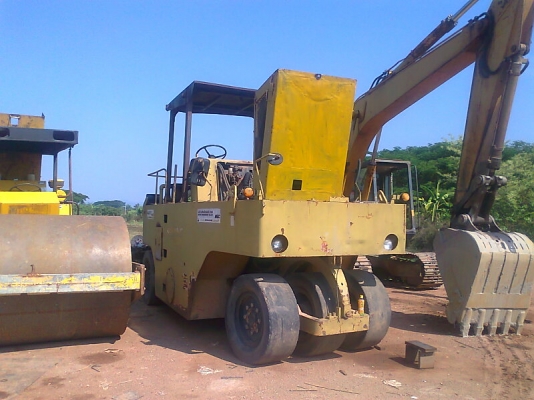 รถขุด KOMATSU PC200-3 แรงขุดดี ทำงานไวไม่มีร้อน