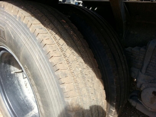 รถฮีโน่ 10 ล้อ หัวลาก. FM2K 240 แรงม้า. ปี 40 สนใจติดต่อ 081 - 6079515 รถฮีโน่ 10 ล้อ หัวลาก. FM2K 240 แรงม้า. ปี 40 สนใจติดต่อ 081 - 6079515