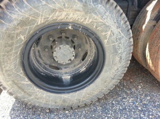 รถฮีโน่ 10 ล้อ หัวลาก. FM2K 240 แรงม้า. ปี 40 สนใจติดต่อ 081 - 6079515 รถฮีโน่ 10 ล้อ หัวลาก. FM2K 240 แรงม้า. ปี 40 สนใจติดต่อ 081 - 6079515