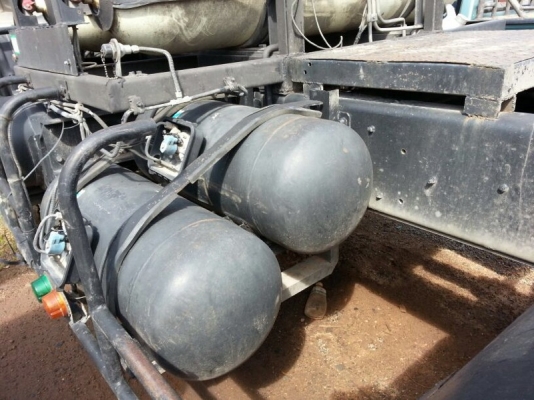 รถฮีโน่ 10 ล้อ หัวลาก. FM2K 240 แรงม้า. ปี 40 สนใจติดต่อ 081 - 6079515 รถฮีโน่ 10 ล้อ หัวลาก. FM2K 240 แรงม้า. ปี 40 สนใจติดต่อ 081 - 6079515