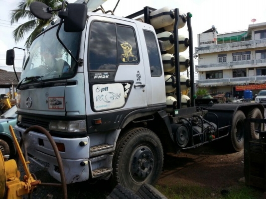 รถฮีโน่ 10 ล้อ หัวลาก. FM2K  240 แรงม้า. ปี 40  สนใจติดต่อ 081 - 6079515