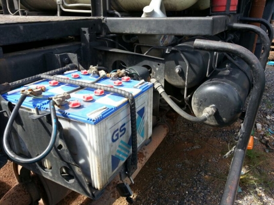 รถฮีโน่ 10 ล้อ หัวลาก. FM2K 240 แรงม้า. ปี 40 สนใจติดต่อ 081 - 6079515 รถฮีโน่ 10 ล้อ หัวลาก. FM2K 240 แรงม้า. ปี 40 สนใจติดต่อ 081 - 6079515