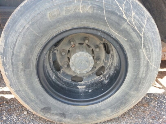 รถฮีโน่ 10 ล้อ หัวลาก. FM2K 240 แรงม้า. ปี 40 สนใจติดต่อ 081 - 6079515 รถฮีโน่ 10 ล้อ หัวลาก. FM2K 240 แรงม้า. ปี 40 สนใจติดต่อ 081 - 6079515