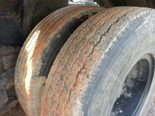 รถฮีโน่ 10 ล้อ หัวลาก. FM2K 240 แรงม้า. ปี 40 สนใจติดต่อ 081 - 6079515 รถฮีโน่ 10 ล้อ หัวลาก. FM2K 240 แรงม้า. ปี 40 สนใจติดต่อ 081 - 6079515