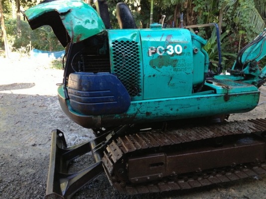 ขายรถขุด แมคโครเล็ก KOMATSU PC30-7 สภาพพร้อมใช้ราคาเบาๆ
