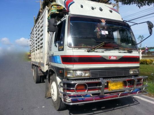 รถฮีโน่ 10 ล้อ รั้ว FL3H 195 แรงม้า.    สนใจติดต่อ 081 - 6079515