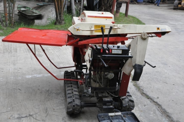 ขายรถ นวดข้าว(เมล็ดพันธ์)ต่างๆ ตีนตะขาบYANMAR สภาพสวยเดิมจากญี่ปุ่น ขายถูก29,000บาท!!