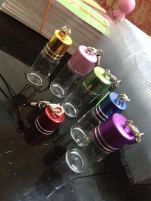 ขายขวดแก้วเปล่าขนาดสูง 4 ซม กว้าง1.5 ซม. พร้อมแพ็คเกจจิ้ง นำไปทำที่ห้อโทรศัพหรือ ขายขวดแก้วเปล่าขนาดสูง 4 ซม กว้าง1.5 ซม. พร้อมแพ็คเกจจิ้ง นำไปทำที่ห้อโทรศัพหรือ