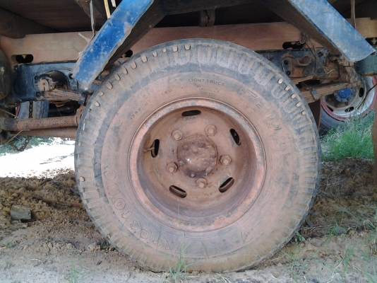 ขาย 6 ล้อ  ISUZU NKR เครื่อง 110  แรง