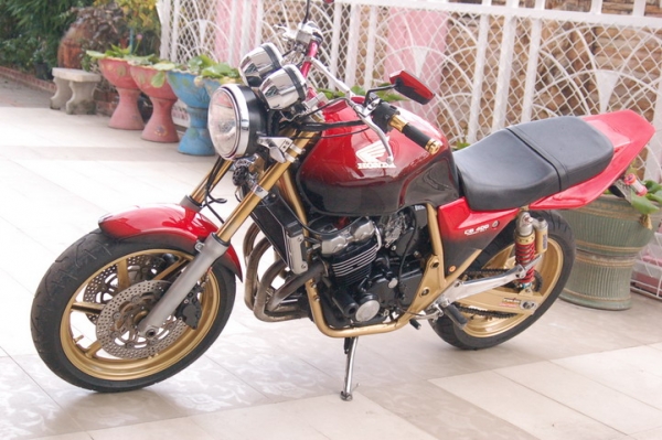 --ขาย CB400 ทะเบียนแท้กรุงเทพ สวยๆๆ <<ทะเบียนแท้>>--