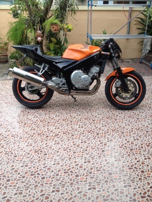 ขาย CBR250cc.4สูบแต่งทรงสตั้นทะเบียนแท้ พร้อมโอน