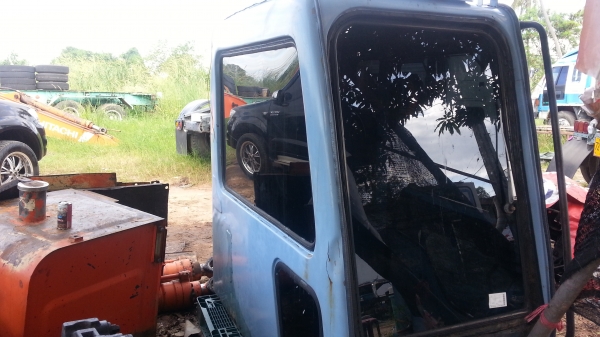 ขายด่วน หัวเก๋ง HITACHI EX 200-3 ขายด่วน หัวเก๋ง HITACHI EX 200-3