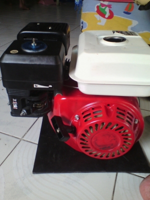 ขายเครื่องยนต์เบนซิน 5.5แรง ราคาถูกๆอีกตัว