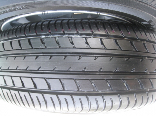 ขายล้อแม็ก Toyota vios ป้ายแดง 15"x5.5" et45 4รู100+ยางผลิตสัปดาห์ที่38ปี13 สนใจติดต่อเล็กคลองสามครับ (081-3747940)