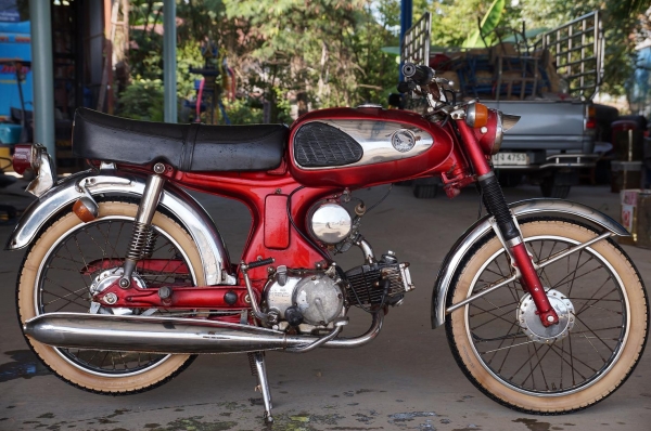 ขาย HONDA S 90 เดิม ๆ เครื่องเดิม คาร์บลูเดิม สภาพโดยรวมตามรูป ครับยางขอบขาวใหม่ ๆ ครับ