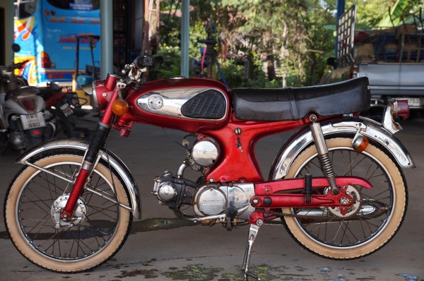 ขาย HONDA S 90 เดิม ๆ เครื่องเดิม คาร์บลูเดิม สภาพโดยรวมตามรูป ครับยางขอบขาวใหม่ ๆ ครับ
