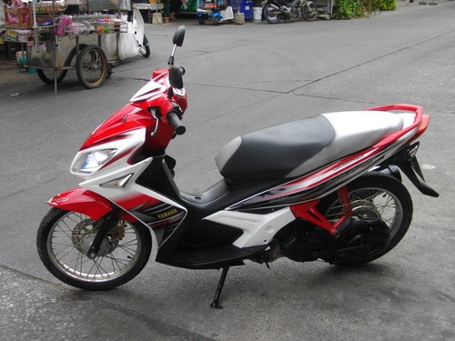 ขาย ยามาฮ่า นูโว อิลิแกนท์  135  ปี53  สีขาวแดง