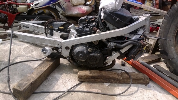 ขายเครื่อง CBR400 พร้อมโครงมีอินวอยซ์ 10,000 บาท