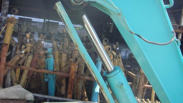 รถขุดเล็ก IHI32J