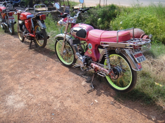 ขาย S 90 สีชมพู เครื่องไนท์ 110 มีเล่มเครื่อง ขาย S 90 สีชมพู เครื่องไนท์ 110 มีเล่มเครื่อง