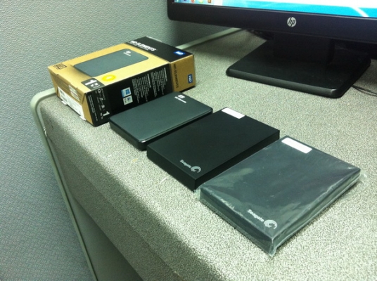 ขายฮาร์ดดิส พร้อมหนัง ฺBURAY Hi Def เต็มลูก รวมกว่า 600 เรื่อง ต่อกับ TV ดูได้เลยสะดวกสะบาย