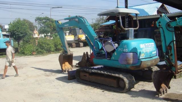 รถขุดนอก PC45-1E รถขุดนอก PC45-1E