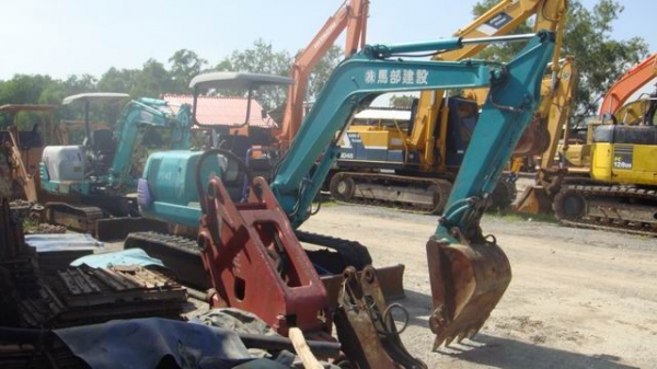 รถขุดนอก PC45-1E รถขุดนอก PC45-1E