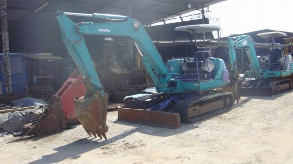 รถขุดนอก PC45-1E รถขุดนอก PC45-1E