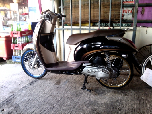 ขาย Scoopy-i  ราคา16000พร้อมใช้พร้อมโอน