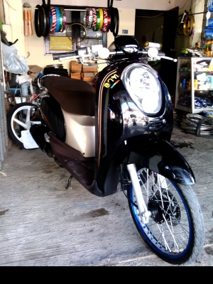 ขาย Scoopy-i  ราคา16000พร้อมใช้พร้อมโอน