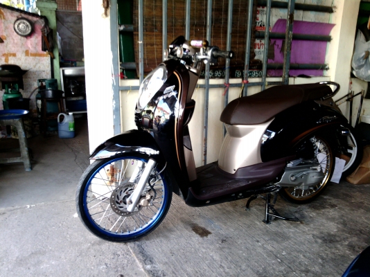 ขาย Scoopy-i  ราคา16000พร้อมใช้พร้อมโอน