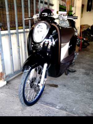 ขาย Scoopy-i  ราคา16000พร้อมใช้พร้อมโอน