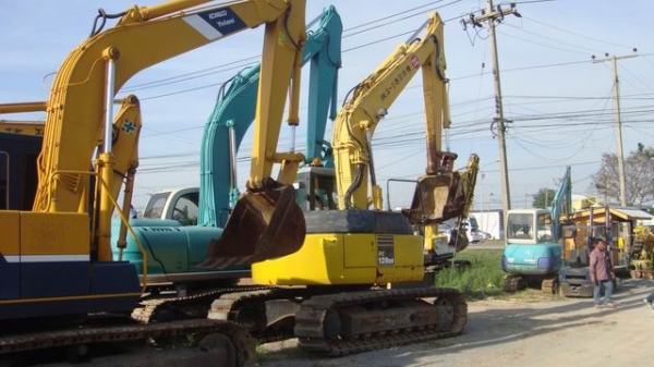 รถขุดขนาด120 เรามี PC128US-2E รถขุดขนาด120 เรามี PC128US-2E