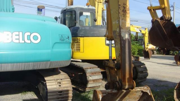 รถขุดขนาด120 เรามี PC128US-2E รถขุดขนาด120 เรามี PC128US-2E