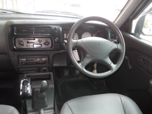 รถบ้าน มือเดียว สภาพสวยพร้อมใช้งานไม่ต้องเอาไปซ่อม รถเดิมทั้งคัน ไม่เคยชน เก็บสีริ้วรอยเท่านั้น มาดูรถก่อนหรือทดลองขับดูได้ไม่ดีจริงไม่ต้องเอาไป สินเชื่อผ่านง่าย ติดบูโร ต่างจังหวัดก็ซื้อได้ โทรมาคุยมาปรึกษาก่อน ออกรถได้ทุกเงื่อนไข