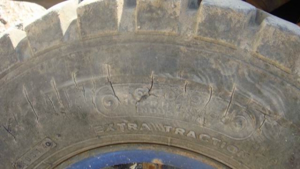 รถตักแบบรถโฟร์คลิฟ SD10-3