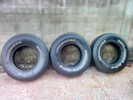 ขายยาง โยโก ปี 09 265 70 16  1300 บาท มี 3 เส้น