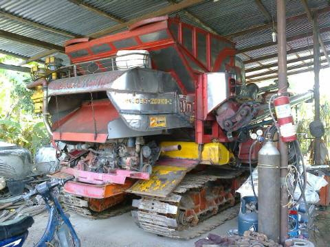 ขายรถเกี่ยวข้าว บิ๊ก47 สภาพสวยพร้อมใช้ ราคาต่อรองได้ ติดต่อได้ที่คุณอ๊อฟ พิจิตร 086-737-9991