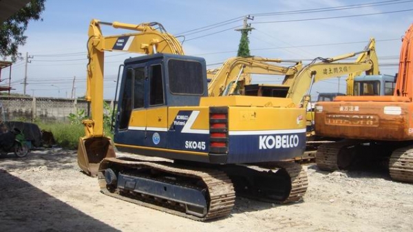 รถขุด SK045